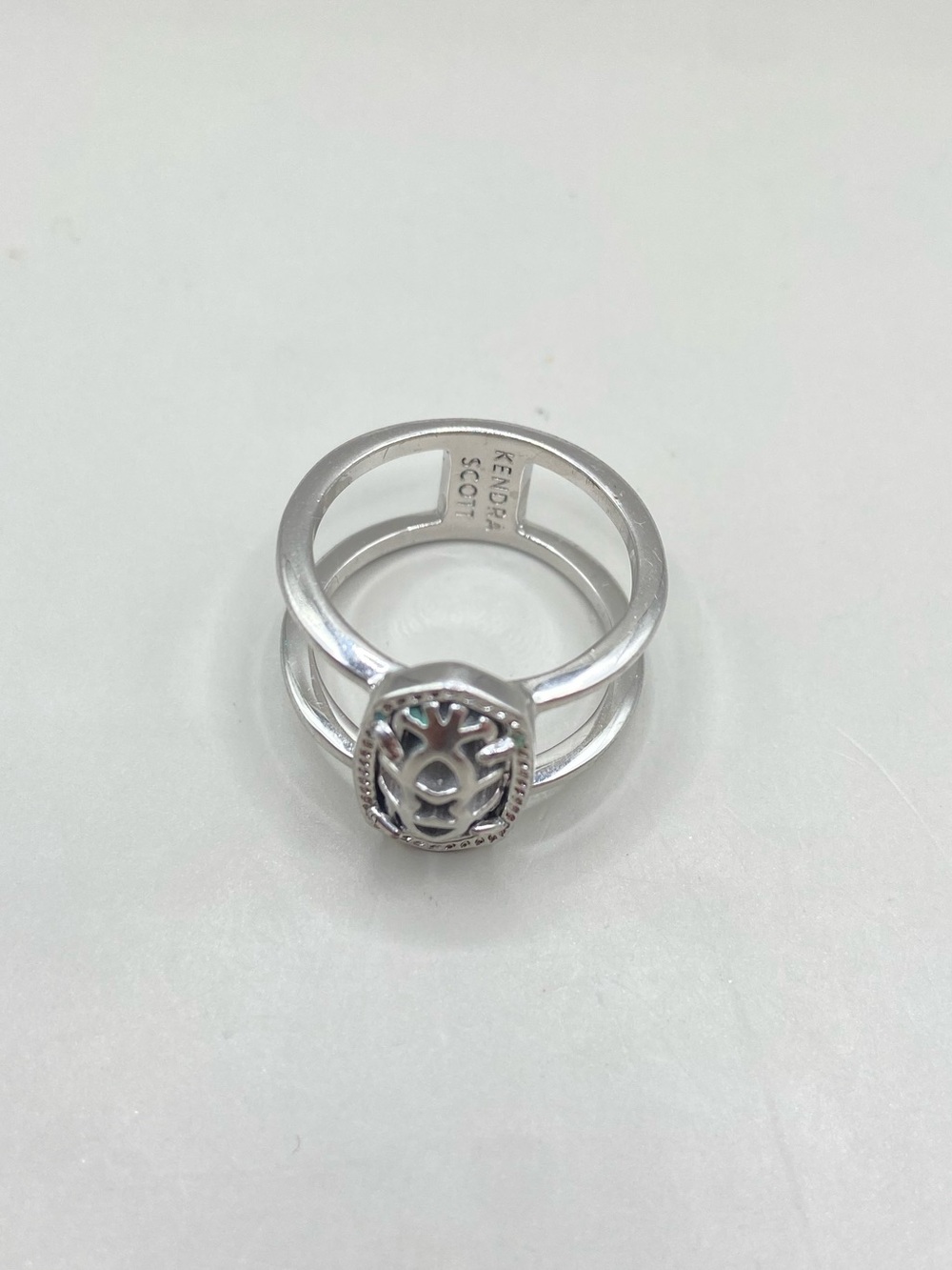 Kendra Scott Elyse Wide Band Ring - Picture 5 of 9